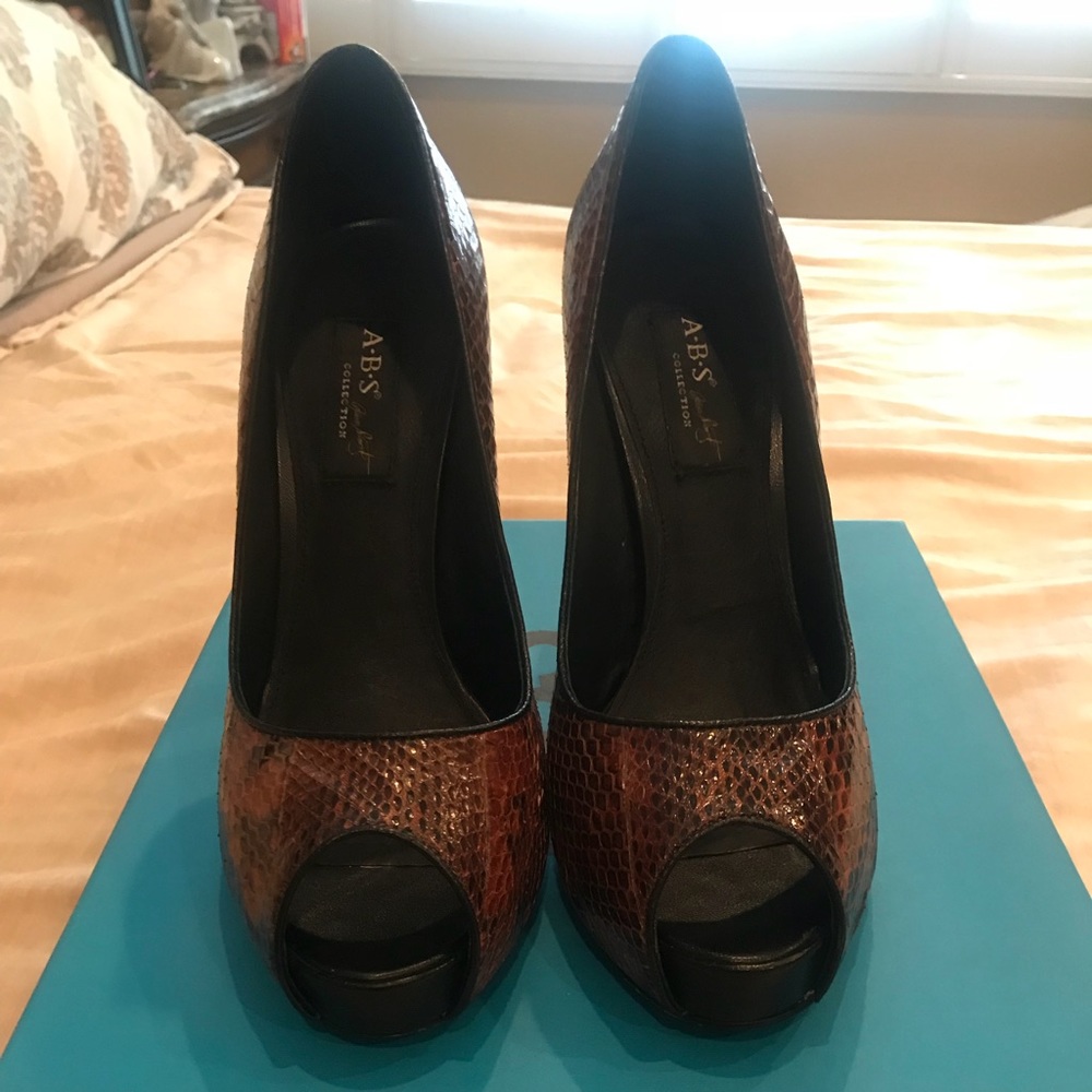 ABS by Allen Schwartz heels